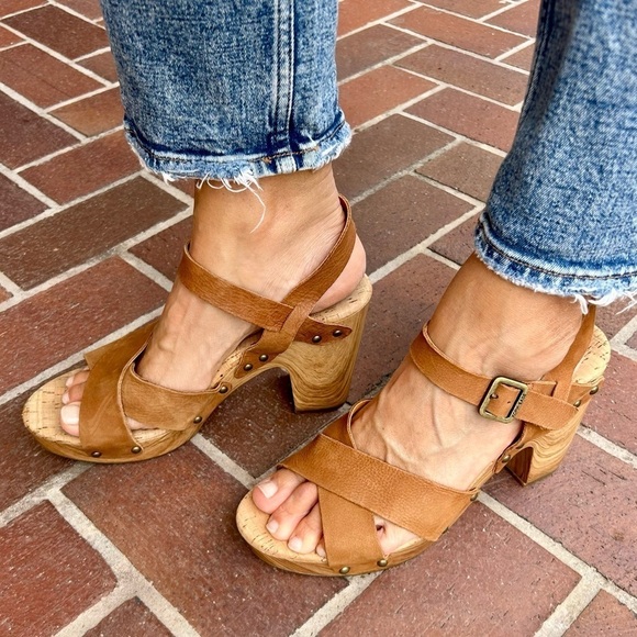 Kork Ease Drew Brown Leather Nailhead Studded Cross Banded Platform Sandals 10 - Picture 1 of 12